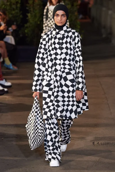 Look 5